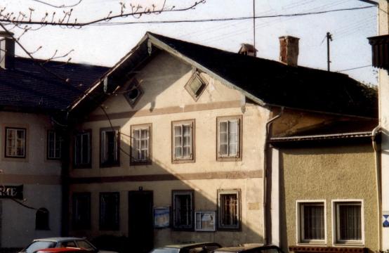 Wer erinnert sich noch an das "Franzi Göschl" Haus? Zwischen Apotheke und Gemeindeamt