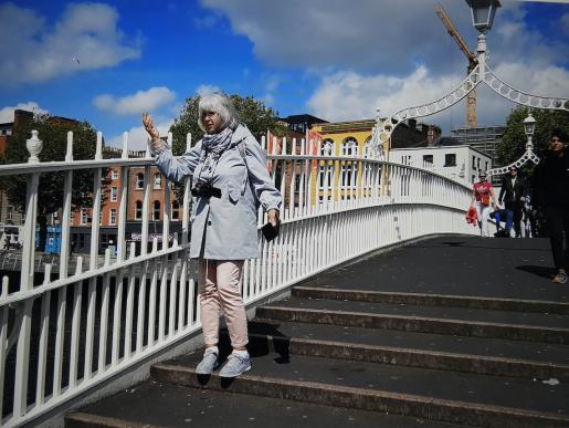 Auf der bekannten Brücke, Half a Penny bridge