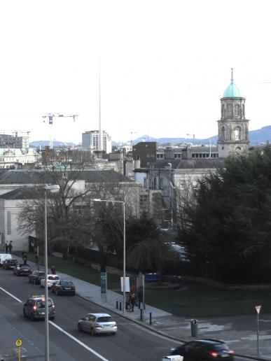 Am Montag, 24.02. bin ich hier in Dublin angekommen, mein Ausblick vom Castle Hotel, diesmal mitten in der Stadt, direkt daneben stand eine Kirche