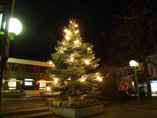 Am Postplatz ein strahlender Christbaum, 2006