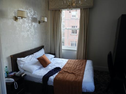 Mein Zimmer im 2. Stock des Castle Hotels, des ältesten Hotels in Dublin! 2020, vor Corona