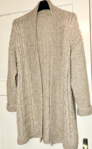 Alpaka Jacke am Haken