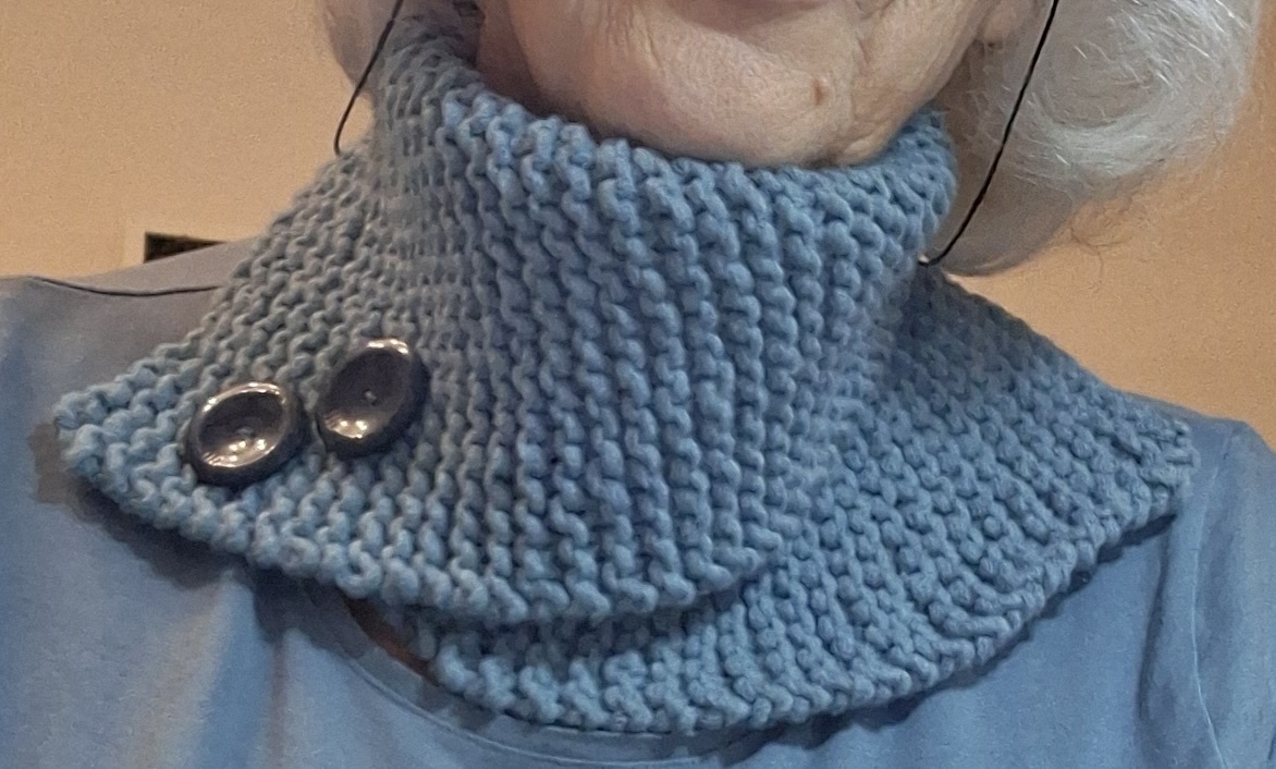 Neu bei mir! Die Idee habe ich aus dem Internet, geht ganz einfach zu stricken! Kragen statt Schal! WQolle von Müller