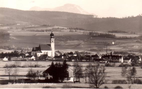 St.Georgen mit Schafberg, hinter Georgen der Kronberg