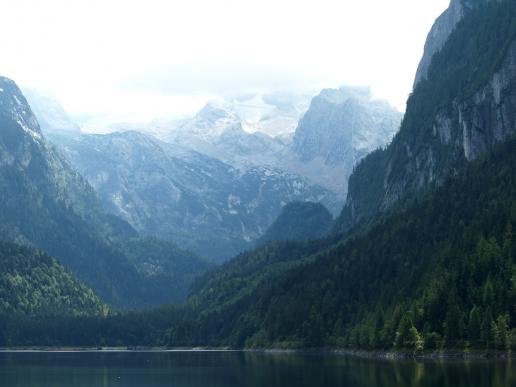 2007 - Der Dachsteingletscher, umhüllt von Wolken...