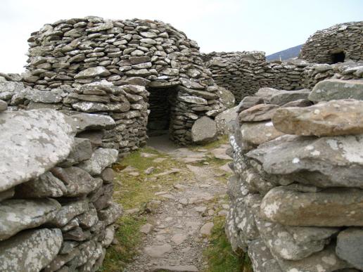 Diese Steinhütten stehen schon gut 2500 Jahre, sie sind teilweise immer noch dicht,