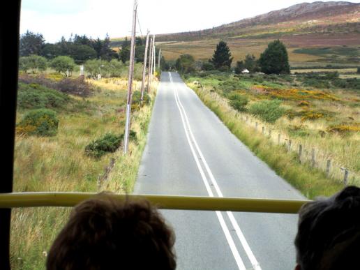 Die Straßen in Irland, ich liebe den Anblick, lange genug bin ich darauf selbst gefahren!