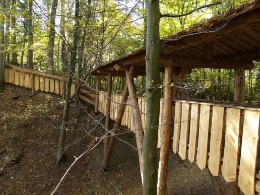 So sah der Spielplatz in der Mitte des Weges einmal aus...