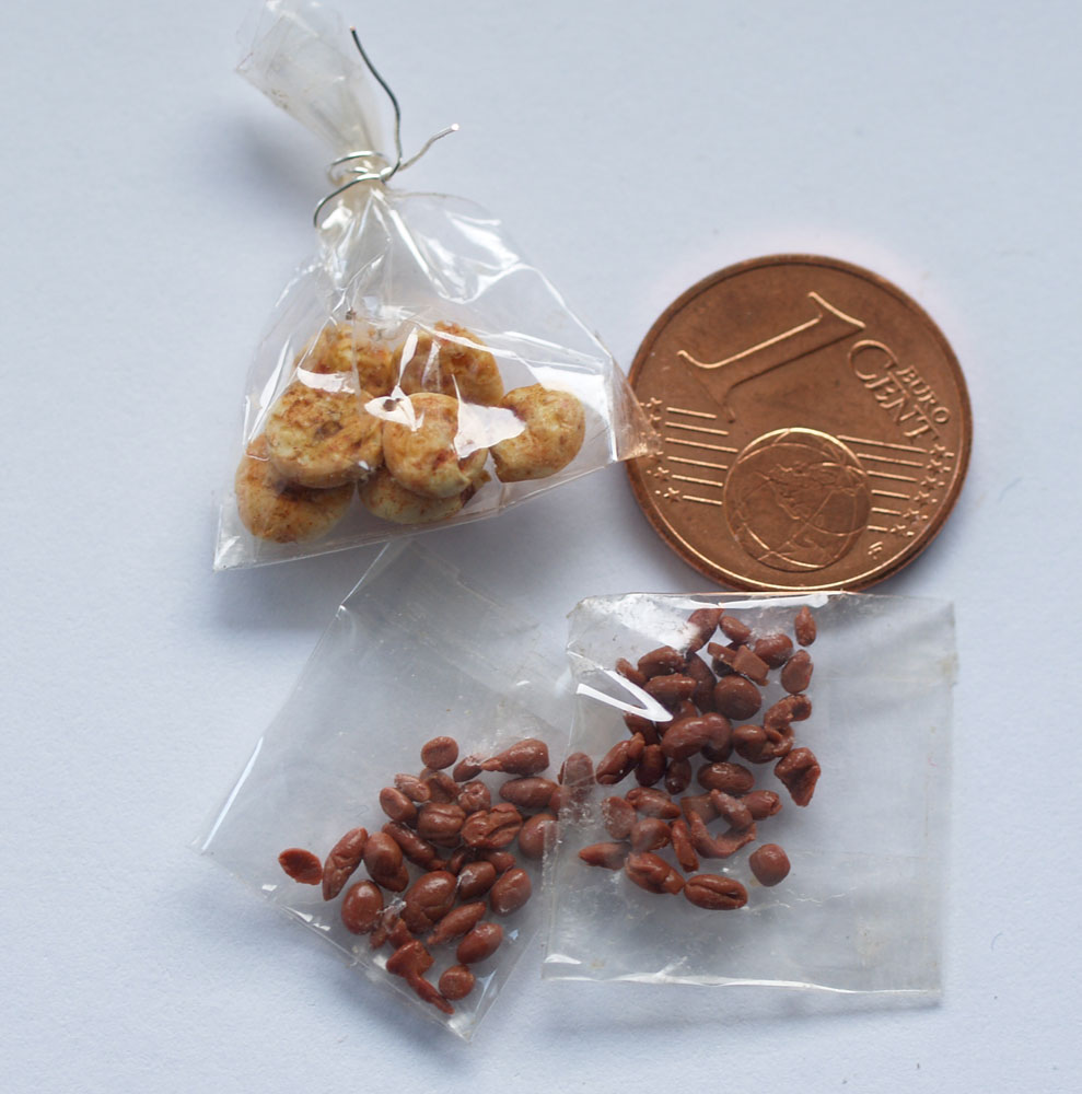 Kokosbusserl und gebrannte Mandeln aus Fimo