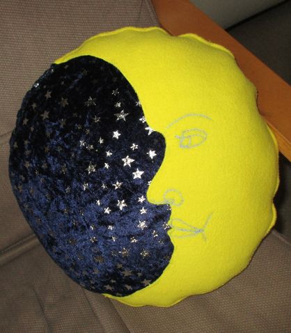 Ein samtweicher Kuschelmond, für mein Engelchen selbst gemacht