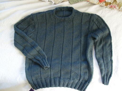 Nach eigener Idee gestrickter Herrenpullover