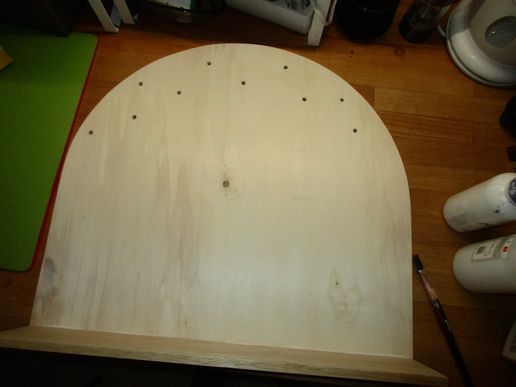 So beginnt mein Adventskalender, die Platte gekauft (Buttinette), Löcher gebohrt für Lichter, weiß bemalt